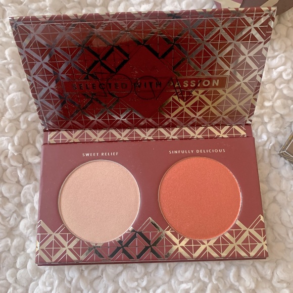 Zoeva Plasir Highlighter Palette Blush Cheek Set Vault Trio BNIB - Picture 8 of 14